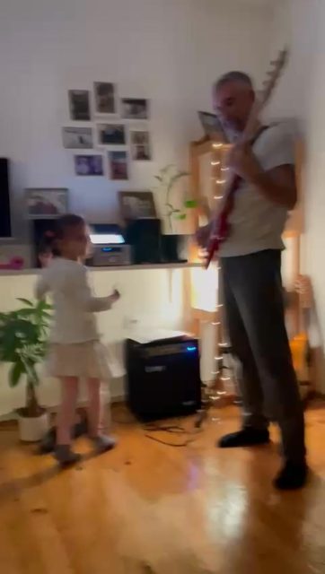 First gig for both ❤️
#ramones